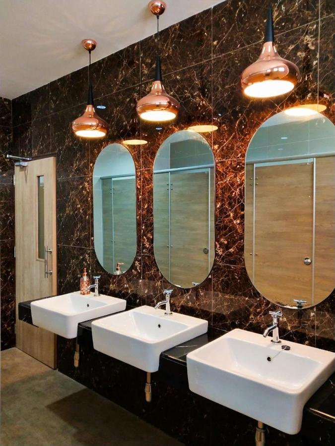 โคโค่ โฮเทล Koco Hotel Nakhonratchasima Exteriör bild