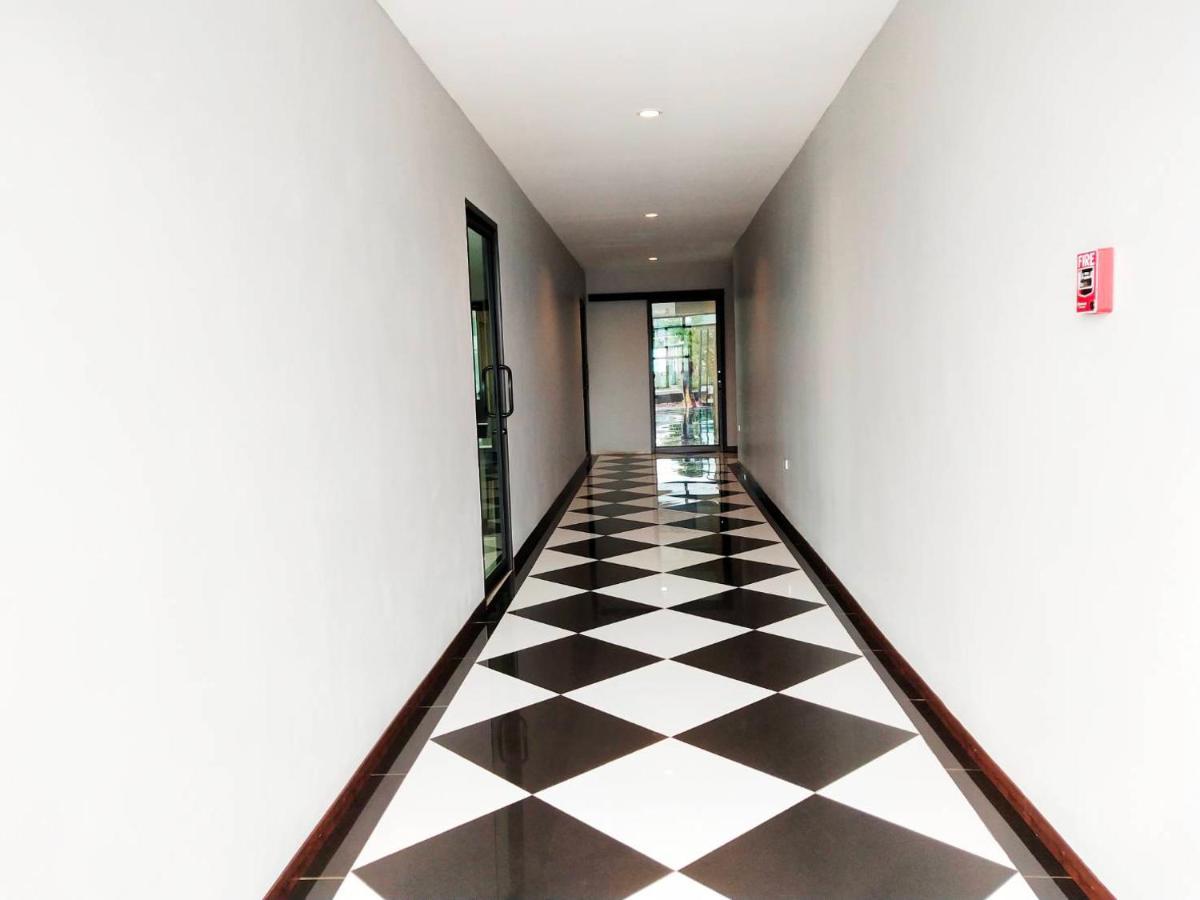 โคโค่ โฮเทล Koco Hotel Nakhonratchasima Exteriör bild